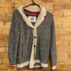 Roots cabin sweater size M
